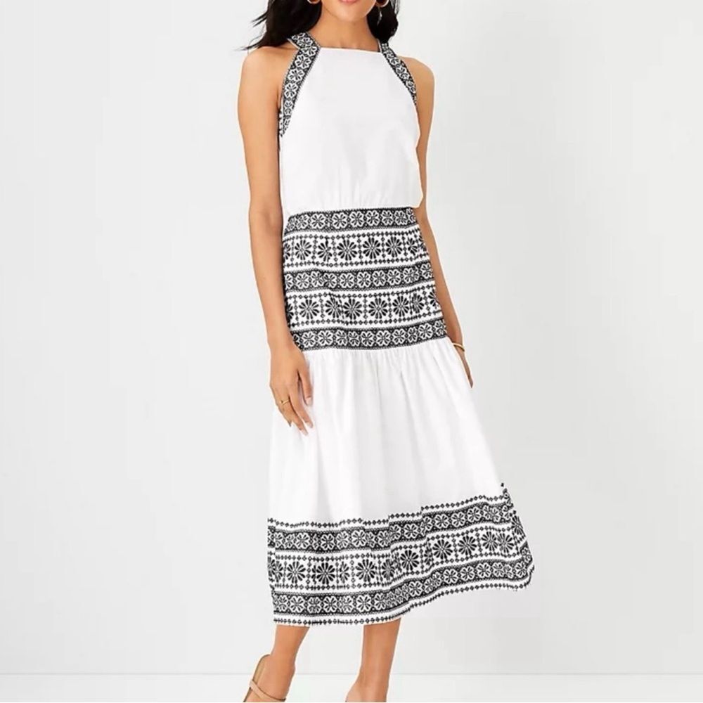 Ann Taylor Petite Embroidered Halter Midi Dress |
Size 0